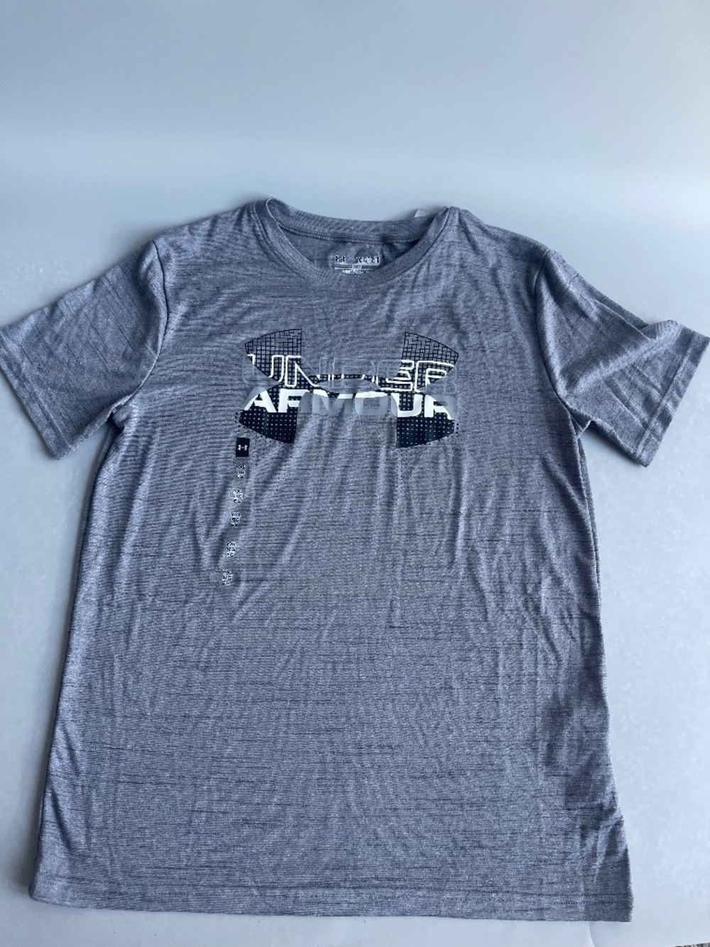 Under Armour HeatGear Boys Youth XL Gray Loose Fit Graphic T-Shirt NWT